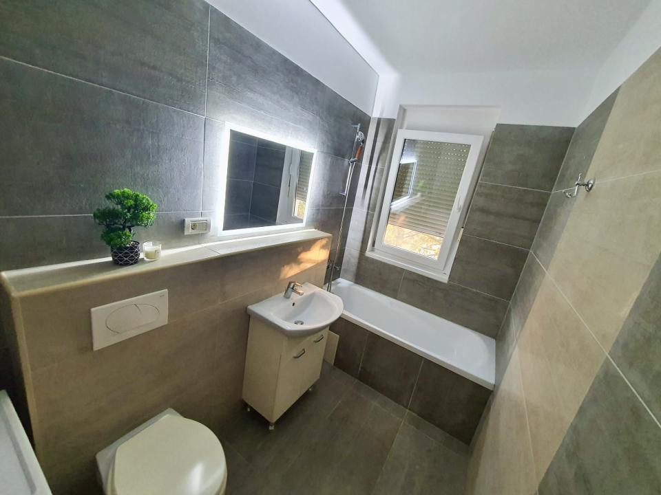 Apartament de inchiriat, 3 camere, 65 mp utili, etaj 1 - Zona Lipovei