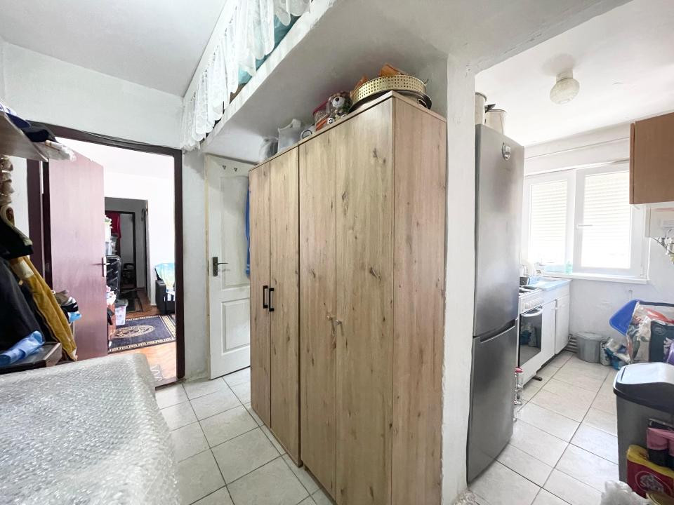 Apartament 4 camere, etaj 3 - zona Dacia