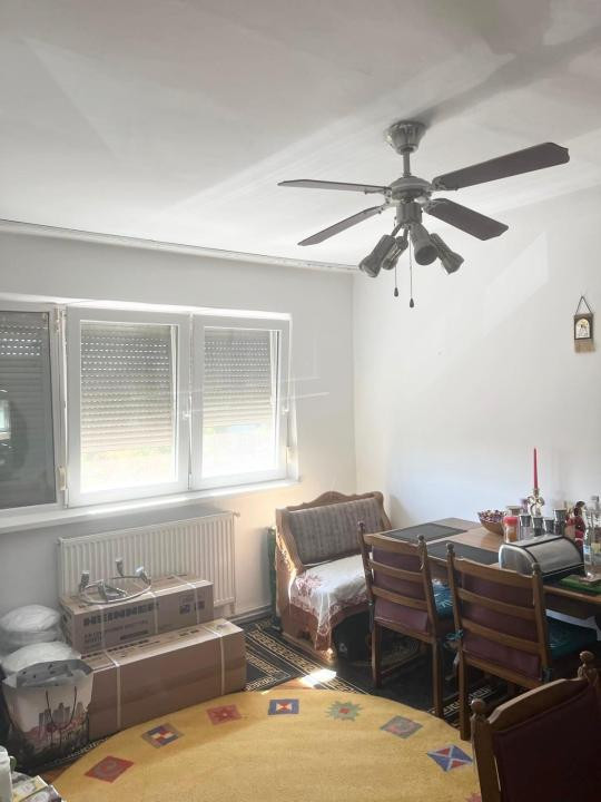 Apartament 4 camere, etaj 3 - zona Dacia