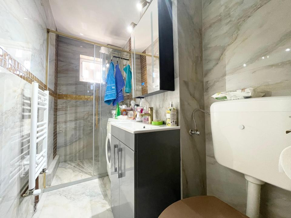 Apartament 4 camere, etaj 3 - zona Dacia