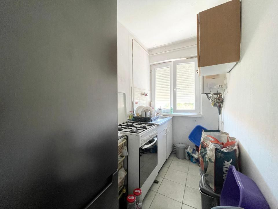 Apartament 4 camere, etaj 3 - zona Dacia