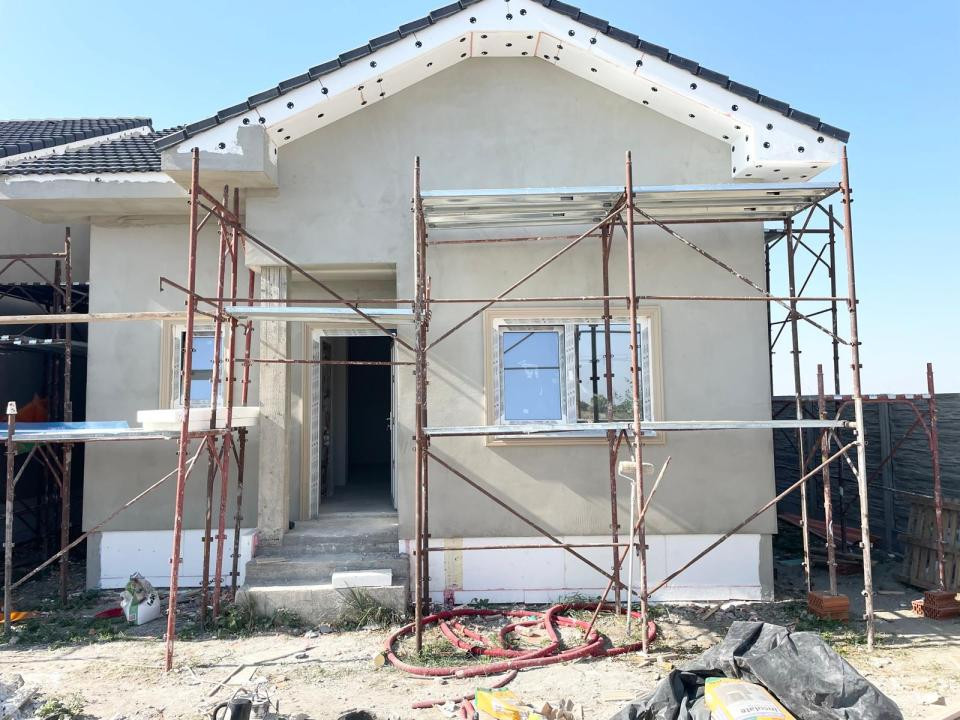 Duplex 3 camere mansardabil - Mosnita Noua