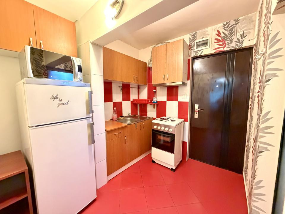 Apartament 1 camera, 21 mp utili, etaj 2, disponibil imediat - zona Buziasului