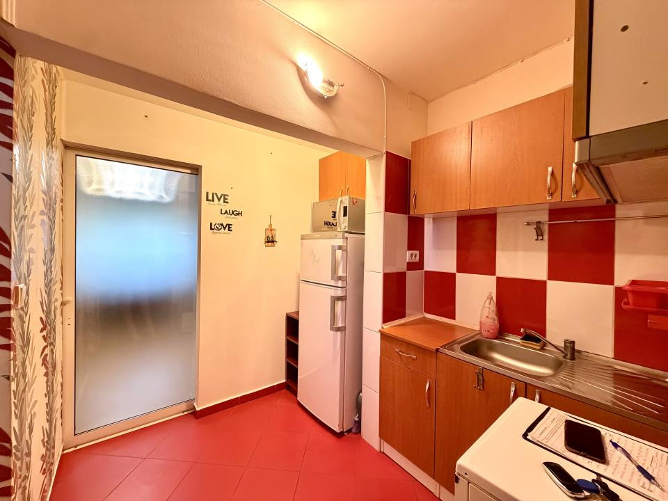 Apartament 1 camera, 21 mp utili, etaj 2, disponibil imediat - zona Buziasului