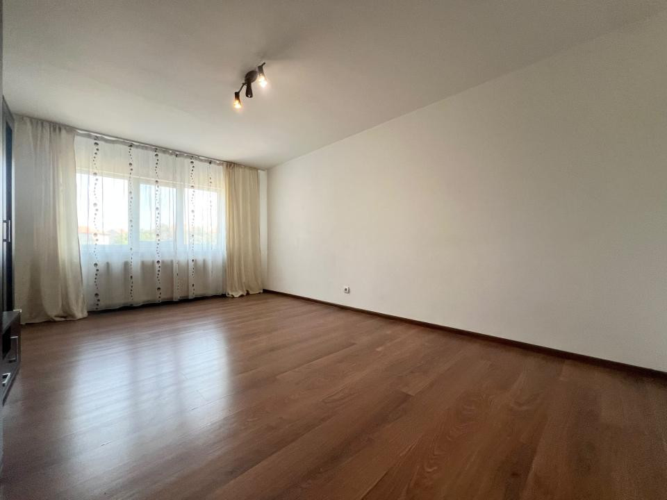 Apartament, 3 camere, 63 mp utili, etaj 2 - Zona Lunei