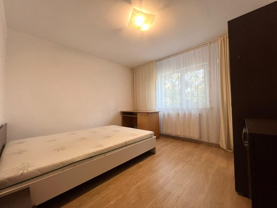 Apartament, 3 camere, 63 mp utili, etaj 2 - Zona Lunei