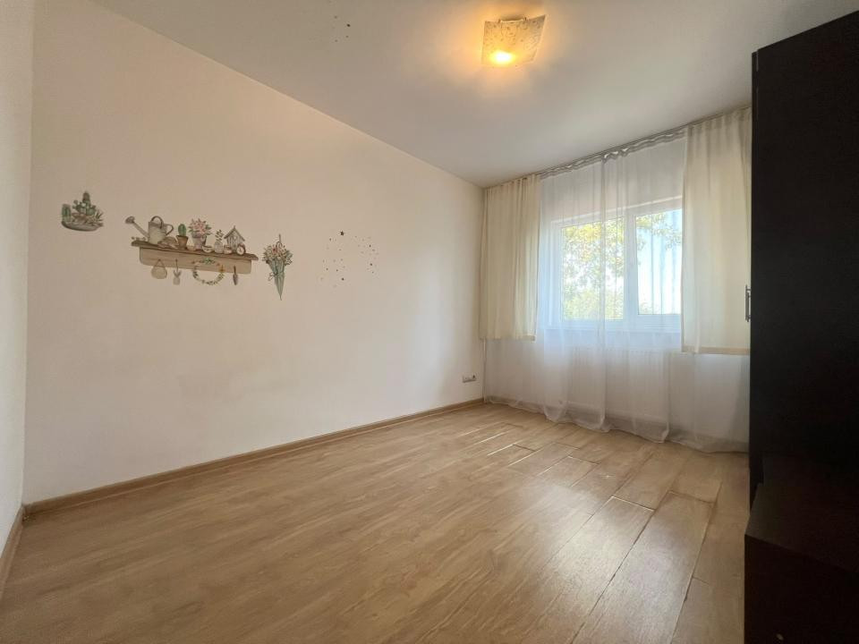 Apartament, 3 camere, 63 mp utili, etaj 2 - Zona Lunei