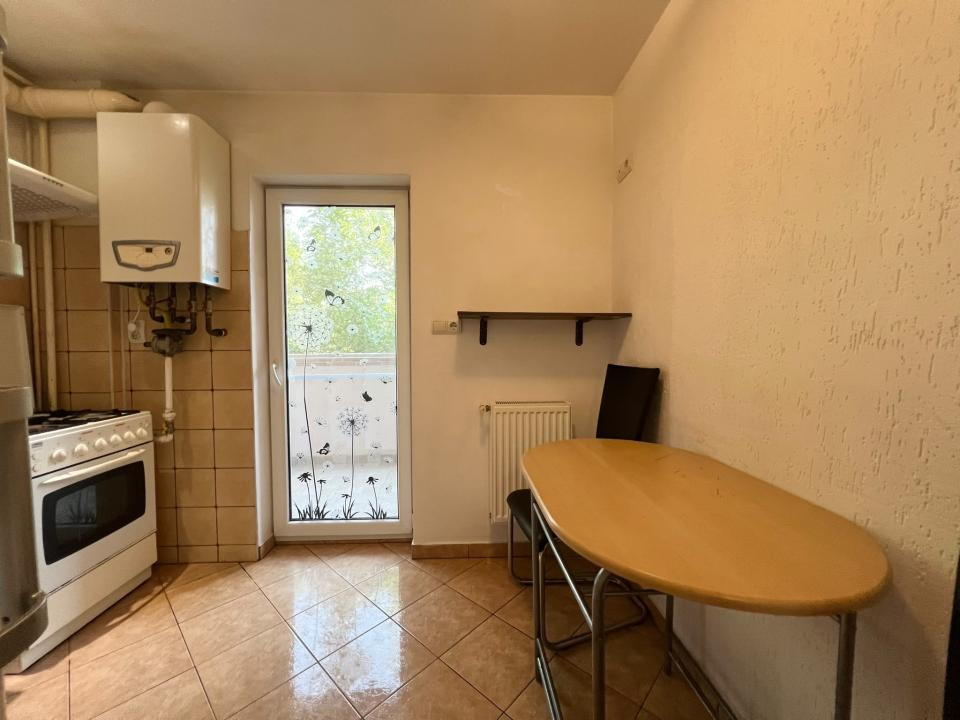 Apartament, 3 camere, 63 mp utili, etaj 2 - Zona Lunei