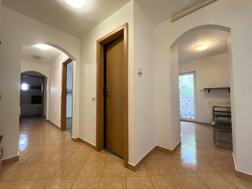 Apartament, 3 camere, 63 mp utili, etaj 2 - Zona Lunei