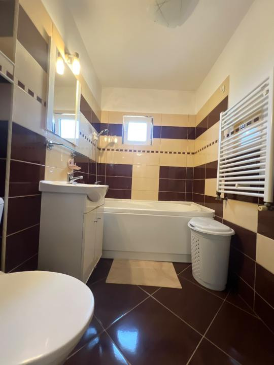 Apartament, 3 camere, 63 mp utili, etaj 2 - Zona Lunei