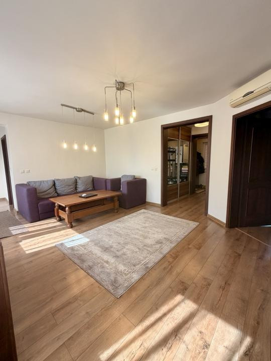 Apartament spatios in zona centrala din Giarmata Vii