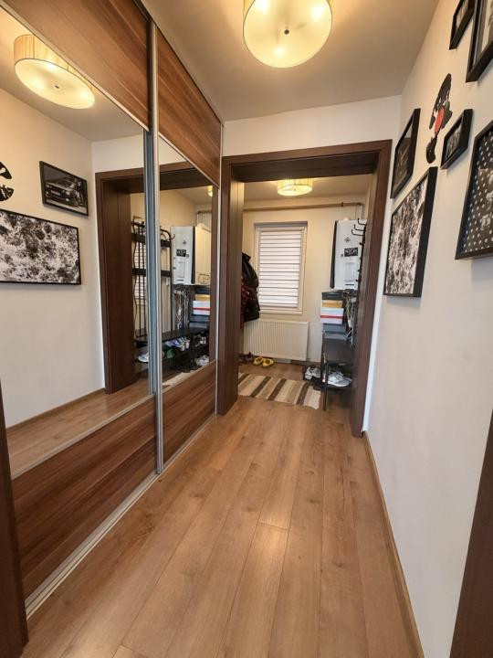 Apartament spatios in zona centrala din Giarmata Vii