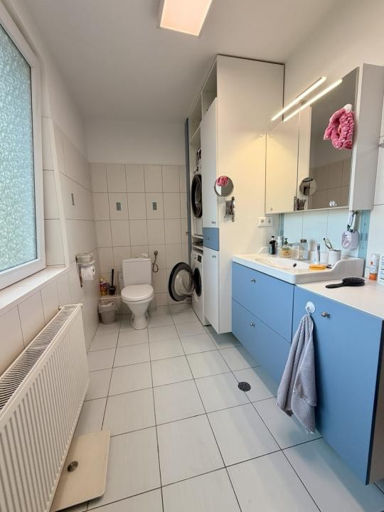 Apartament spatios in zona centrala din Giarmata Vii