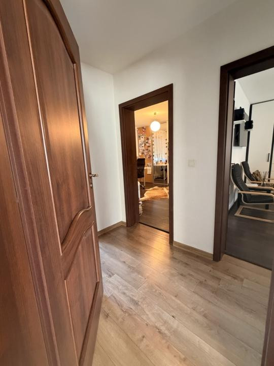 Apartament spatios in zona centrala din Giarmata Vii