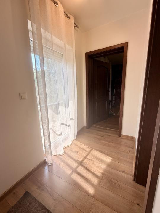 Apartament spatios in zona centrala din Giarmata Vii