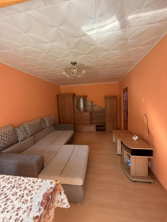 Garsoniera, etaj 1 - zona Lipovei, pozitie excelenta