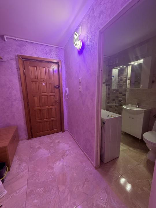 Garsoniera, etaj 1 - zona Lipovei, pozitie excelenta