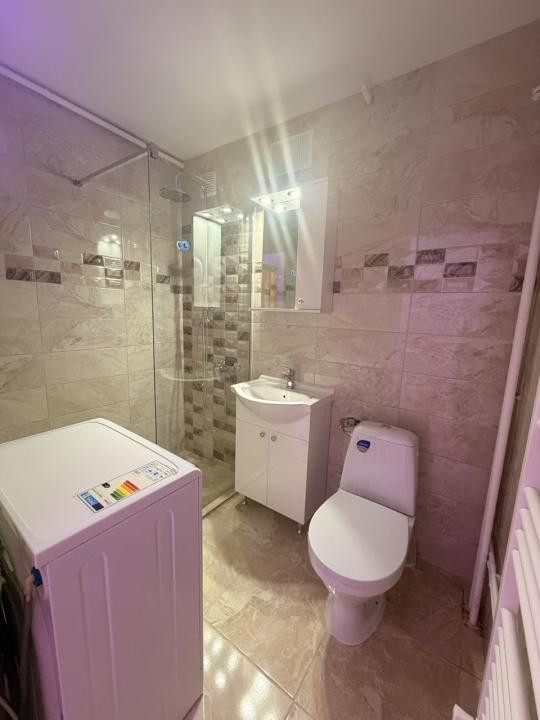 Garsoniera, etaj 1 - zona Lipovei, pozitie excelenta