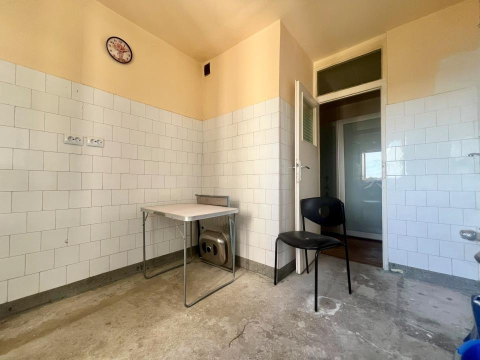 Apartament cu 3 camere, 75 mp utili, etaj 4 - Zona Lipovei