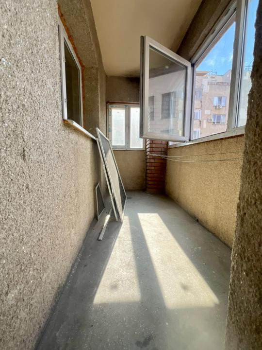 Apartament cu 3 camere, 75 mp utili, etaj 4 - Zona Lipovei