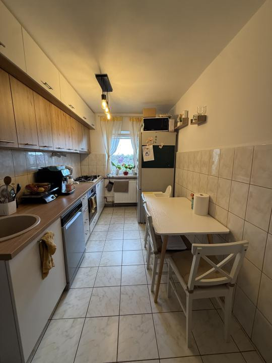 Apartament cu 3 camere, decomandat - Lipovei