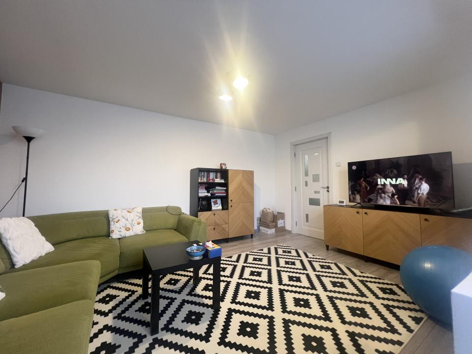  Apartament, 3 camere, 64 mp utili, etaj 3, decomandat - Piata Doina