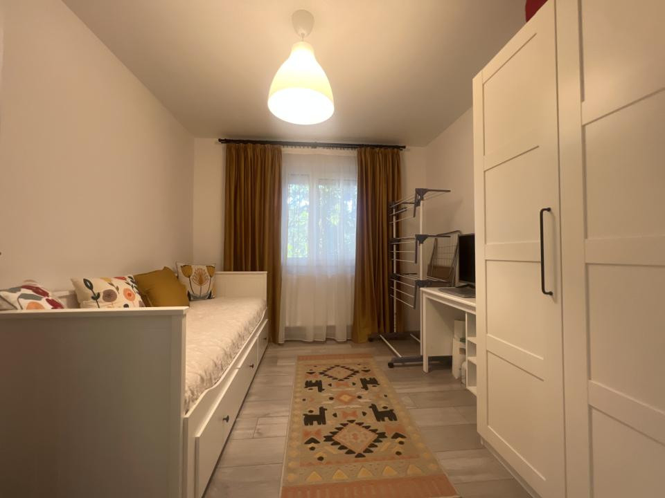  Apartament, 3 camere, 64 mp utili, etaj 3, decomandat - Piata Doina