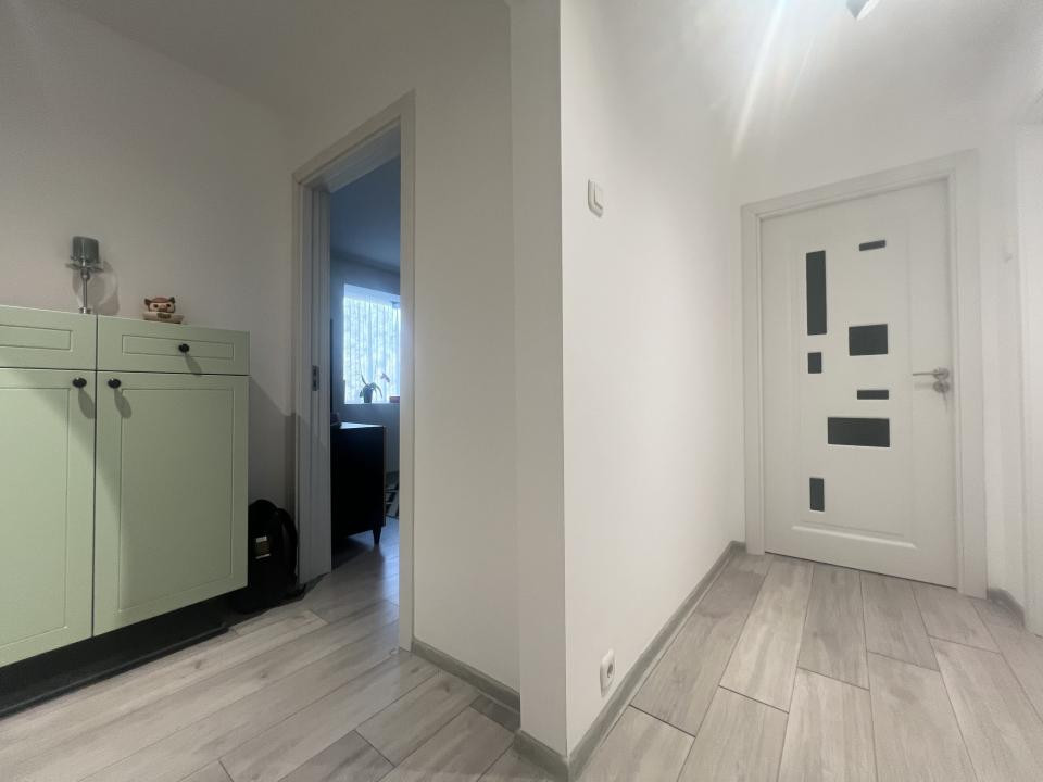  Apartament, 3 camere, 64 mp utili, etaj 3, decomandat - Piata Doina