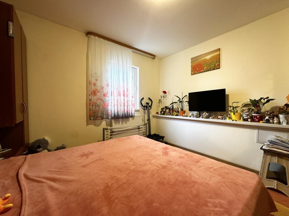 Apartament cu 3 camere intr-o zona linistita- Dambovita