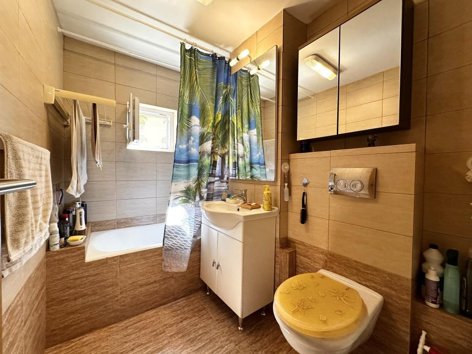 Apartament cu 3 camere intr-o zona linistita- Dambovita