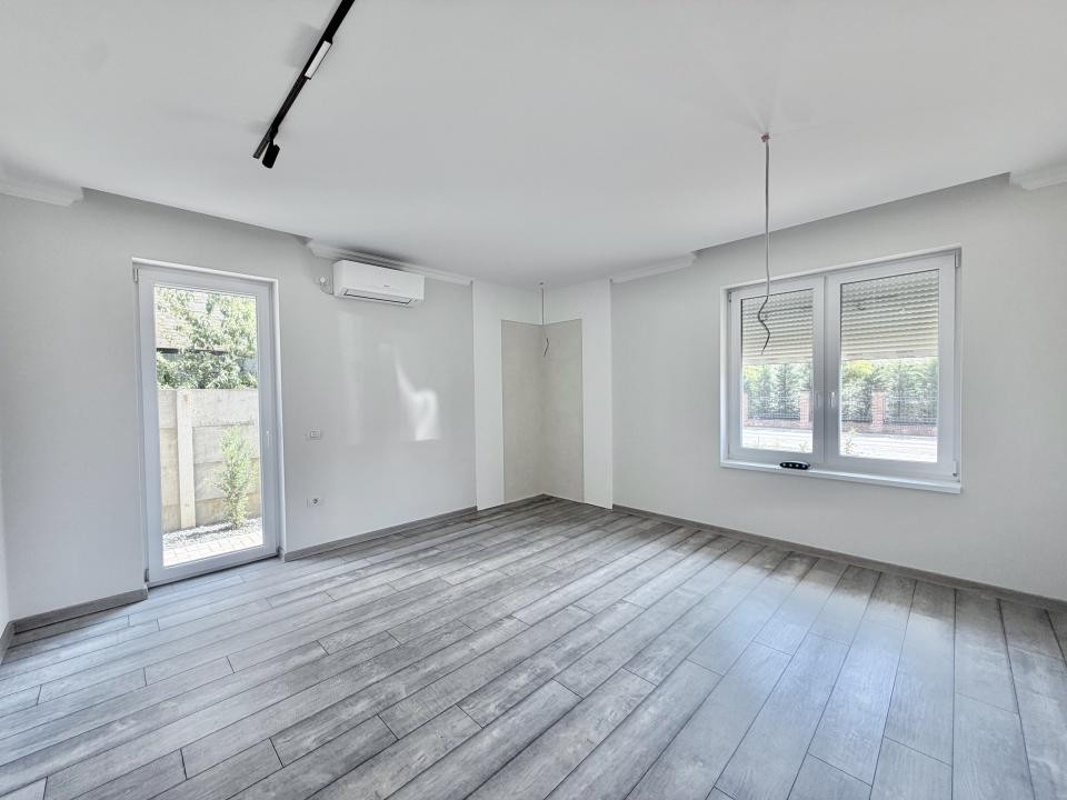Apartament 2 camere, decomandat, 53mp utili, 30mp curte in Giroc 