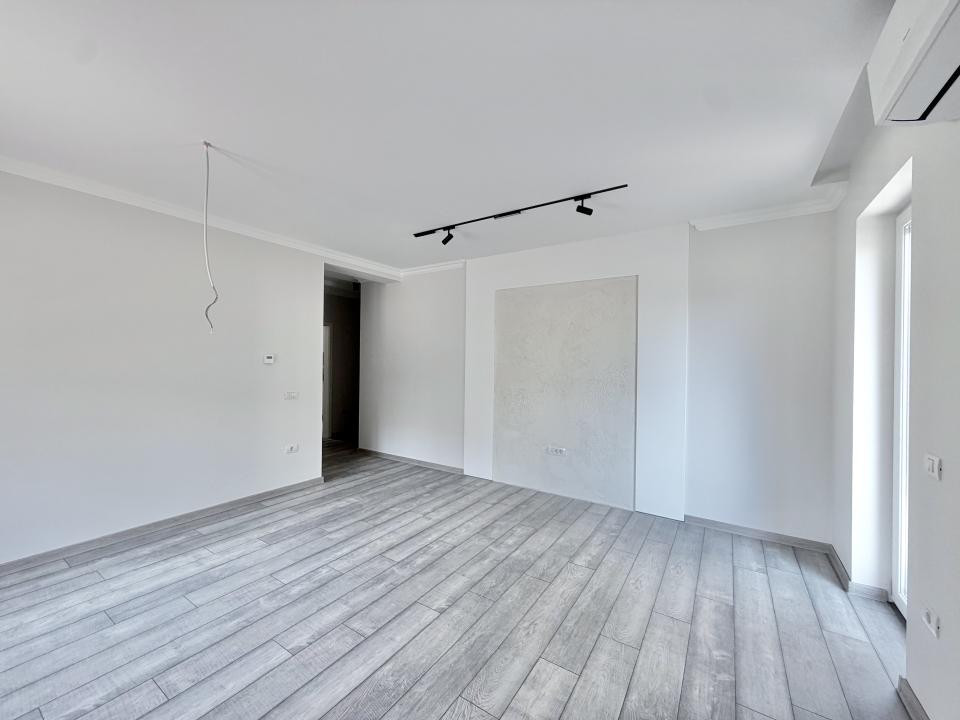 Apartament 2 camere, decomandat, 53mp utili, 30mp curte in Giroc 