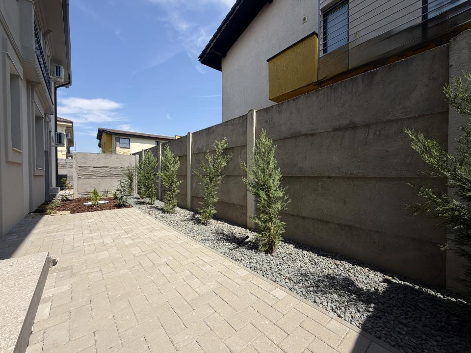 Apartament 2 camere, decomandat, 53mp utili, 30mp curte in Giroc 