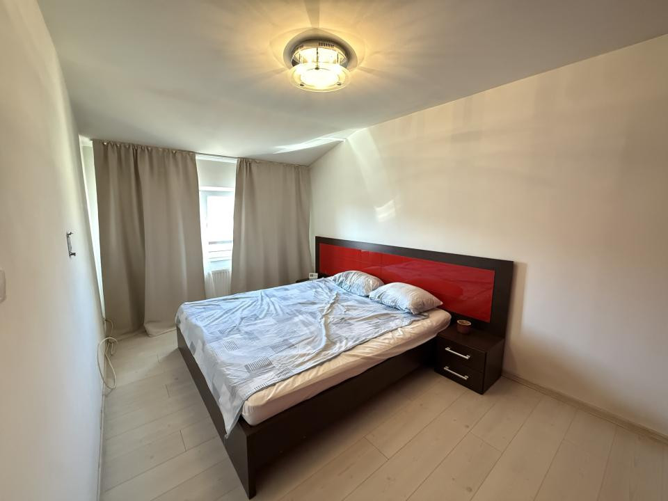 Apartament cu 3 camere, decomandat, 66 mp utili - Dambovita