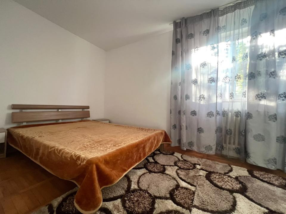 OCAZIE - Apartament 2 camere, 42 mp, etaj 1 - zona Sagului