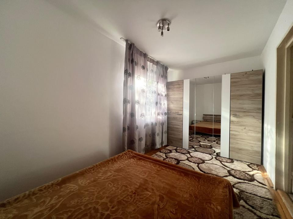 OCAZIE - Apartament 2 camere, 42 mp, etaj 1 - zona Sagului
