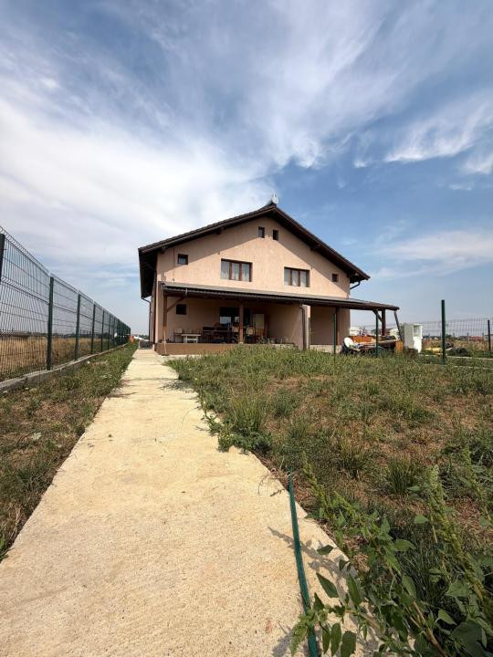 Duplex 5 camere, 140 mp utili, 18 mp terasa, 380mp teren - Chisoda