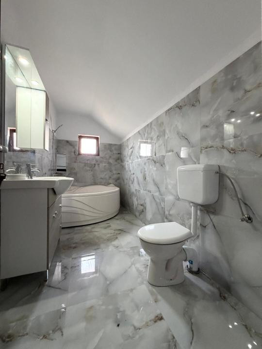 Duplex 5 camere, 140 mp utili, 18 mp terasa, 380mp teren - Chisoda