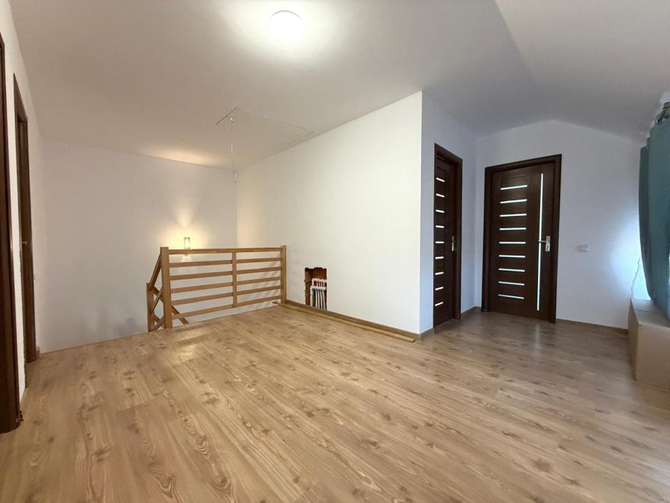 Duplex 5 camere, 140 mp utili, 18 mp terasa, 380mp teren - Chisoda
