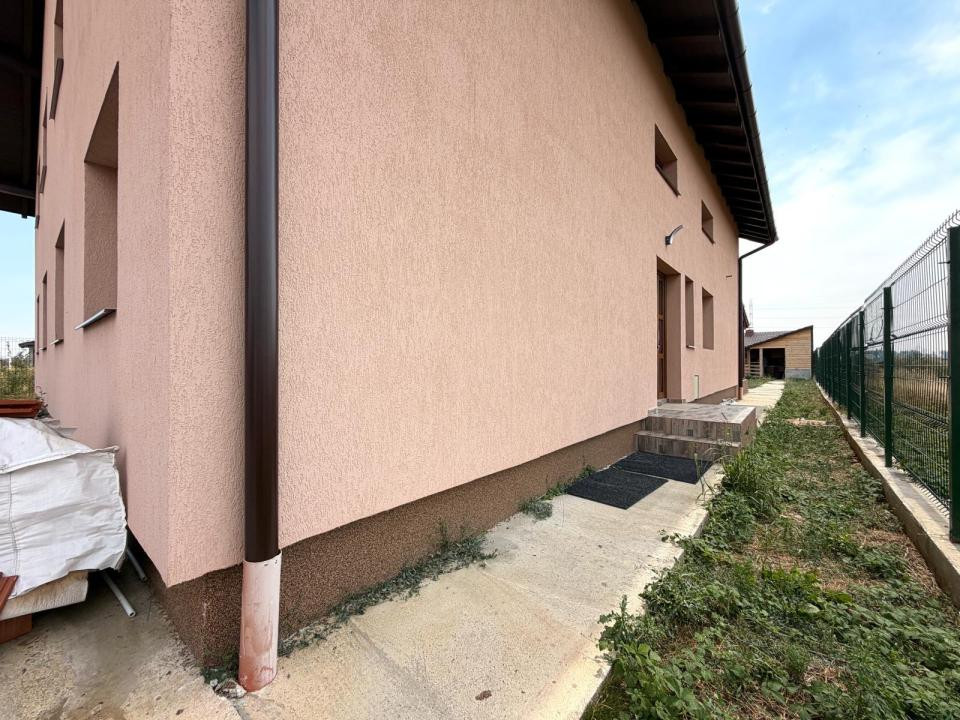 Duplex 5 camere, 140 mp utili, 18 mp terasa, 380mp teren - Chisoda