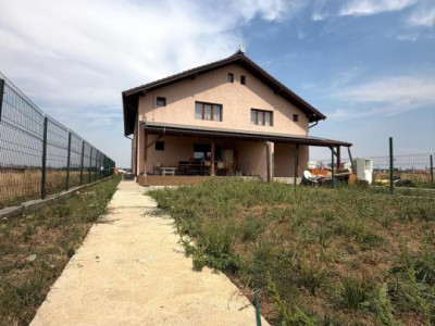 Duplex 5 camere, 140 mp utili, 18 mp terasa, 380mp teren - Chisoda