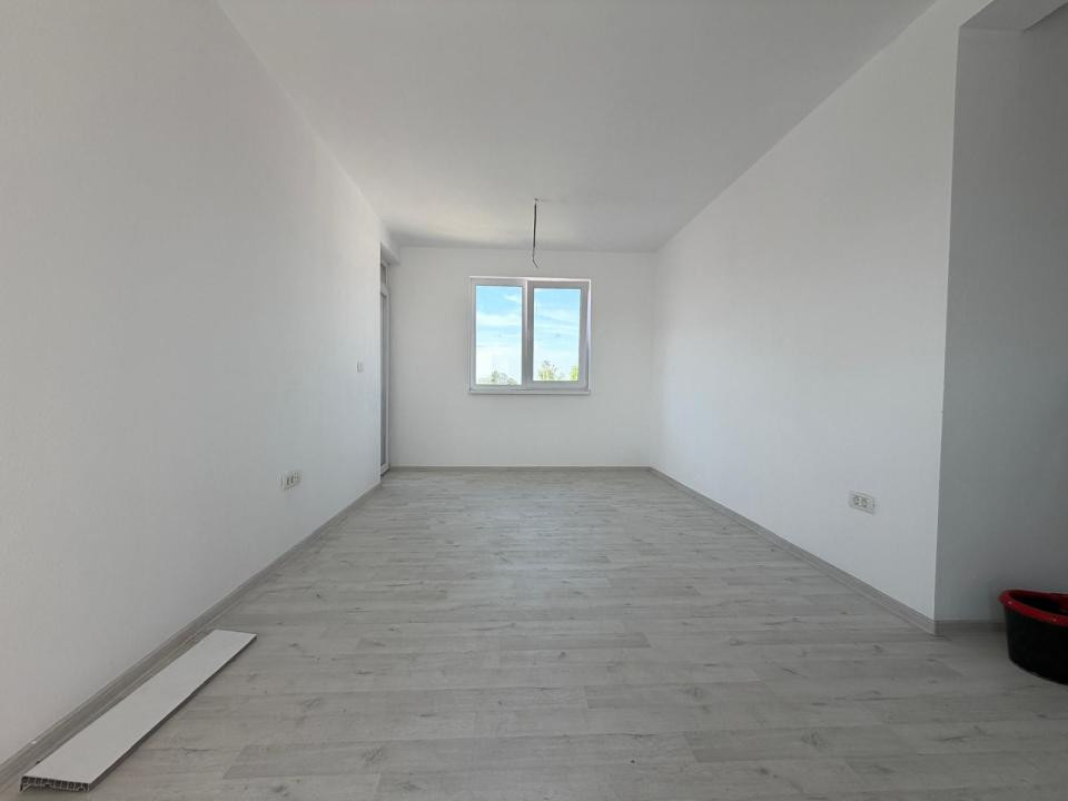 Apartament 2 camere, decomandat, 52 mp utili, etaj 3,  loc de parcare - Chisoda