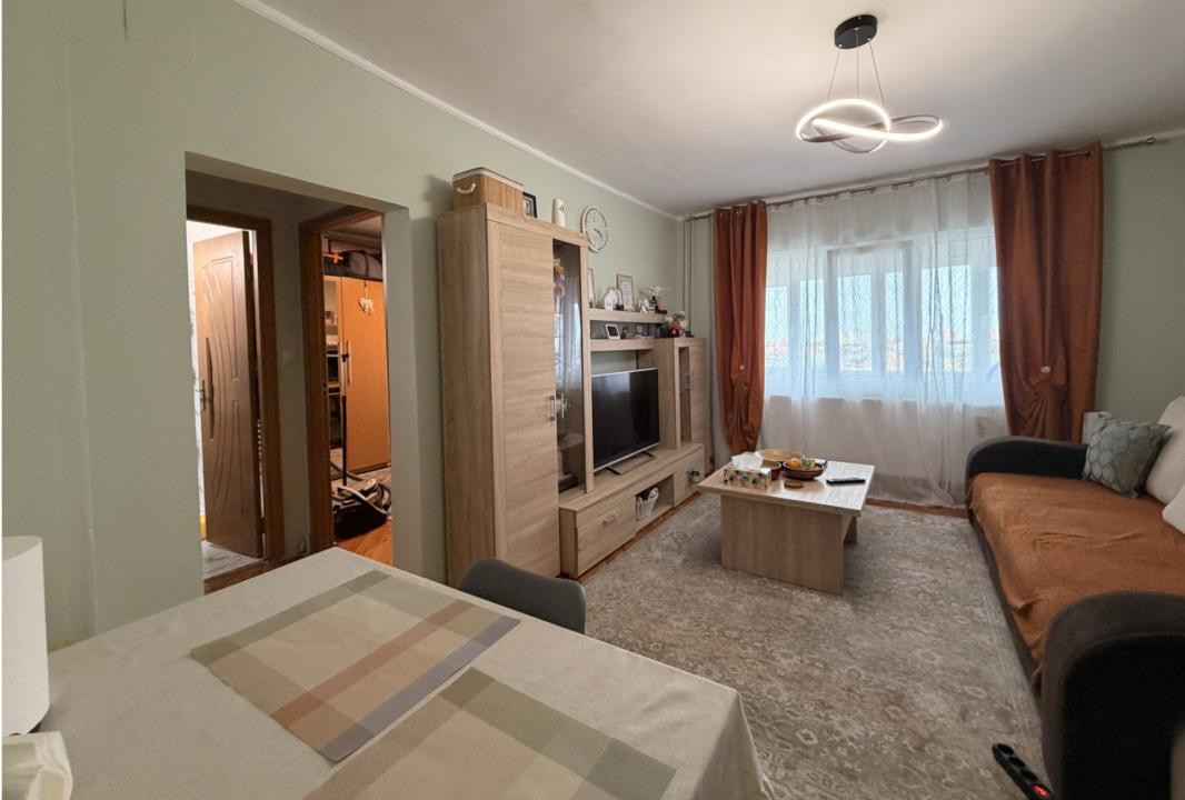 Apartament 3 camere, semidecomandat, 51 mp utili, etaj 7-Timisoara