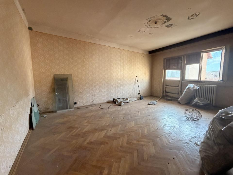 Apartament 3 camere, decomandat, 69 mp utili, etaj 4 - Soarelui 