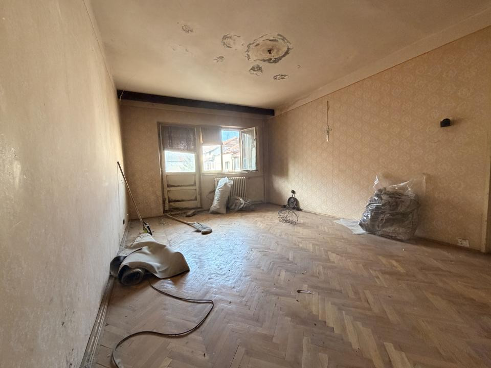 Apartament 3 camere, decomandat, 69 mp utili, etaj 4 - Soarelui 