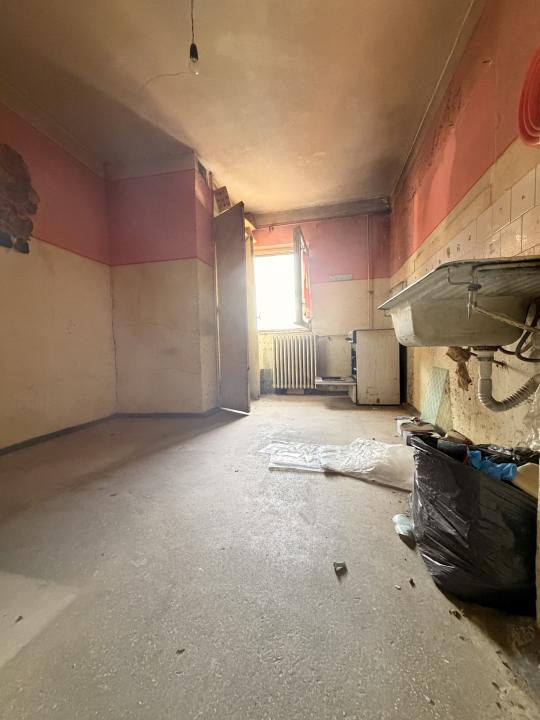 Apartament 3 camere, decomandat, 69 mp utili, etaj 4 - Soarelui 