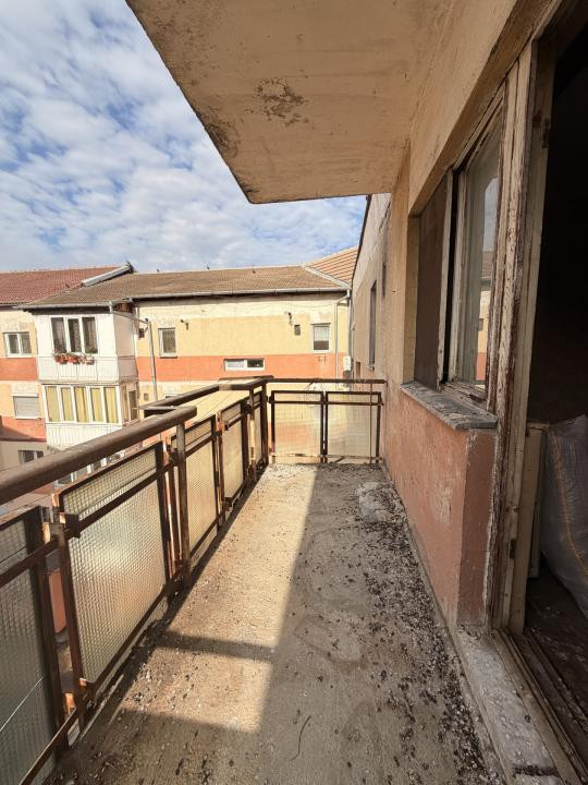 Apartament 3 camere, decomandat, 69 mp utili, etaj 4 - Soarelui 