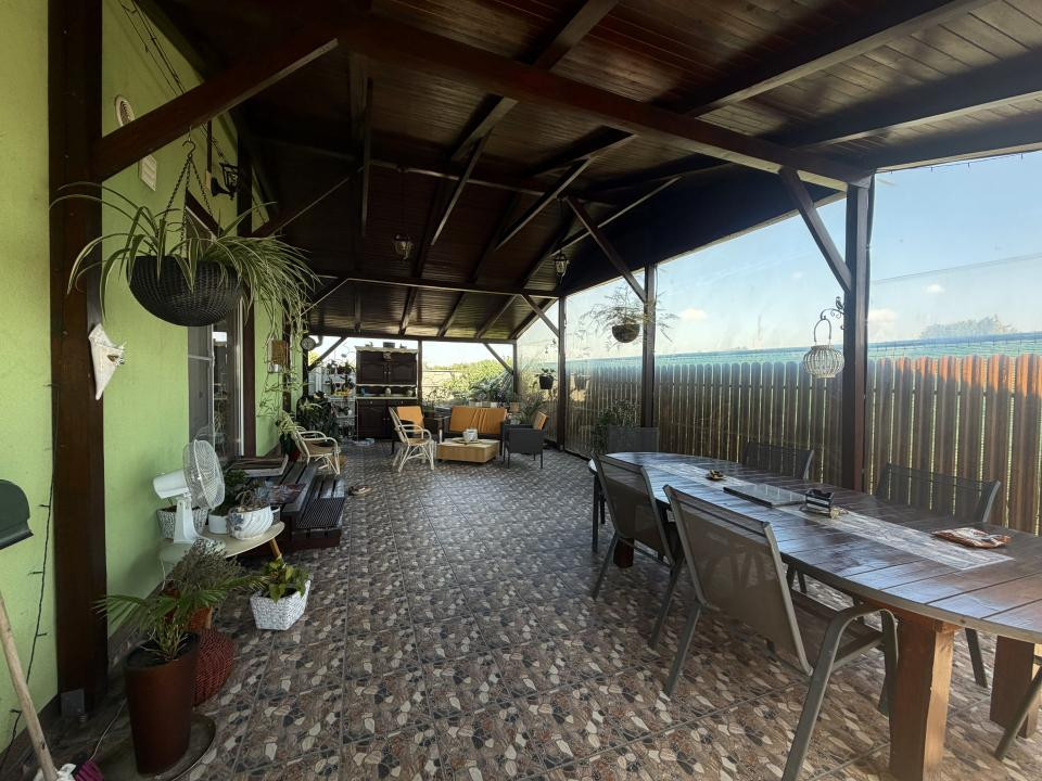 Casa individuala, 4 camere, 135mp utili, 400mp teren, terasa 60mp in Sanmihai 