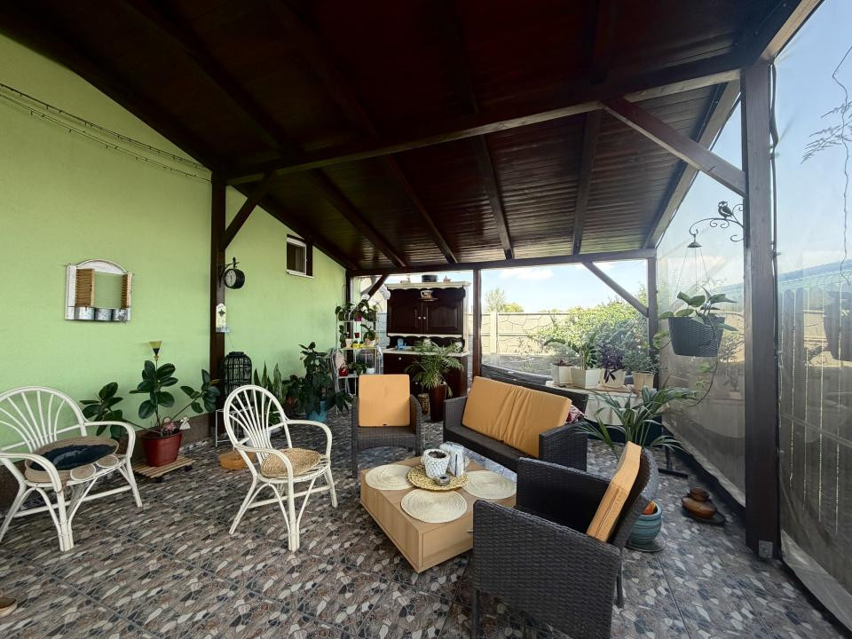 Casa individuala, 4 camere, 135mp utili, 400mp teren, terasa 60mp in Sanmihai 