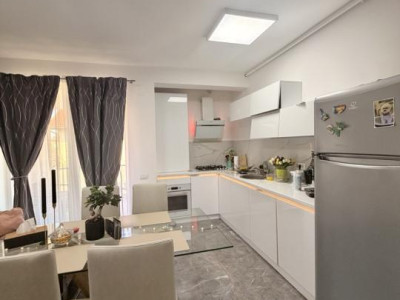 Apartament cu 3 camere si loc de parcare in CF - Dumbravita